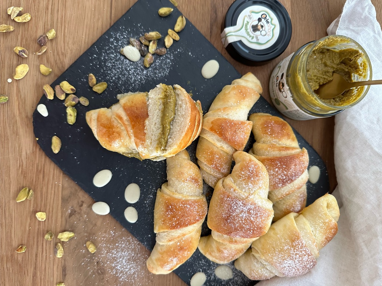 Maslové croissanty s pistáciovým maslom od @janickine_dobroty